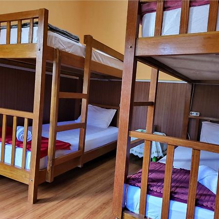 Dewi Sri Guesthouse Матарам Екстериор снимка