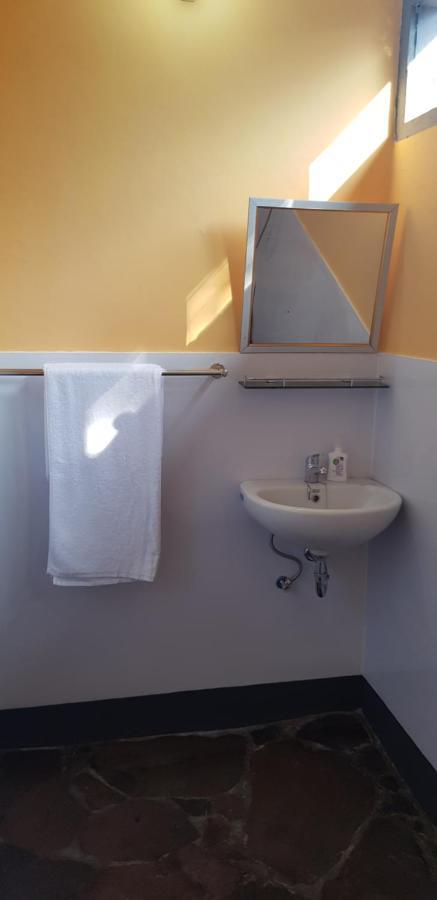 Dewi Sri Guesthouse Матарам Екстериор снимка