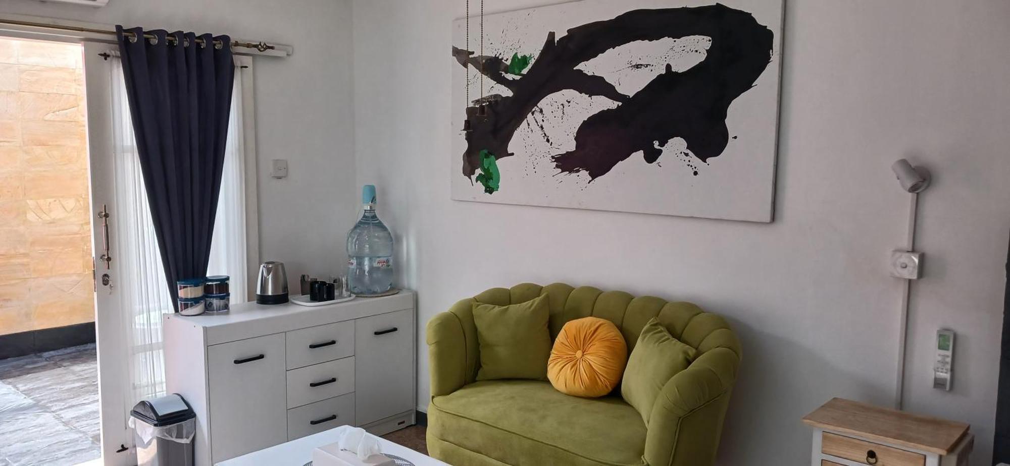 Dewi Sri Guesthouse Матарам Екстериор снимка