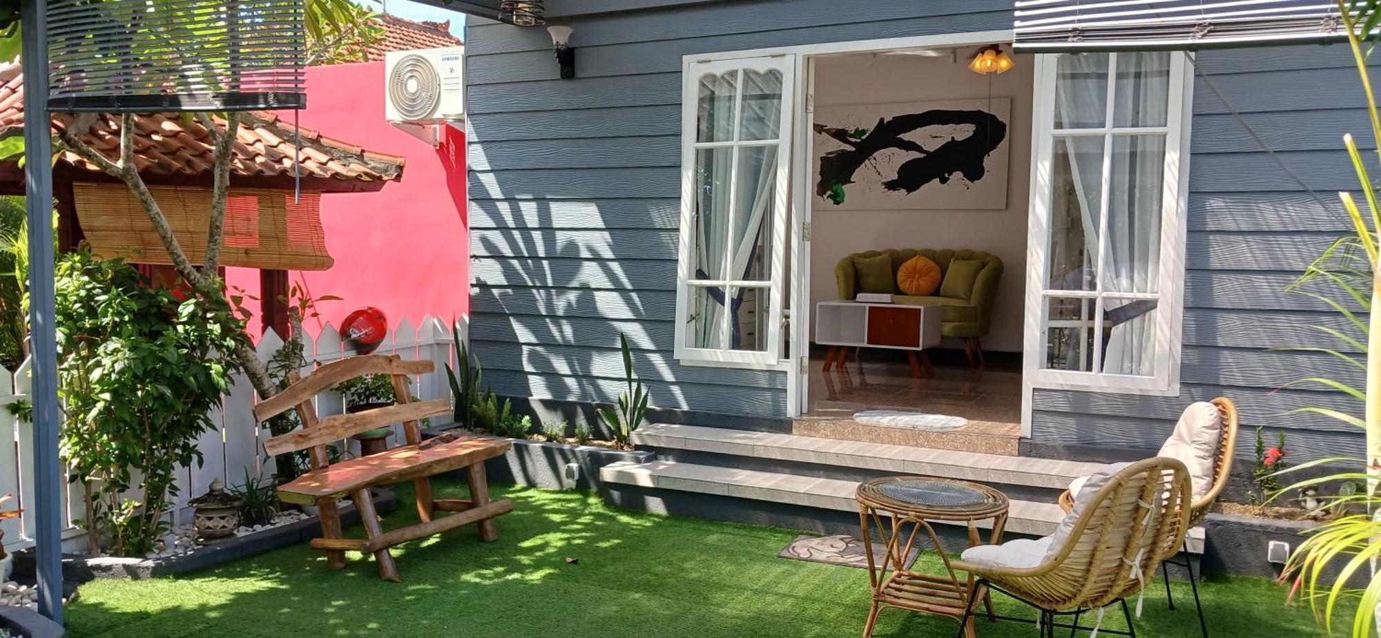 Dewi Sri Guesthouse Матарам Екстериор снимка