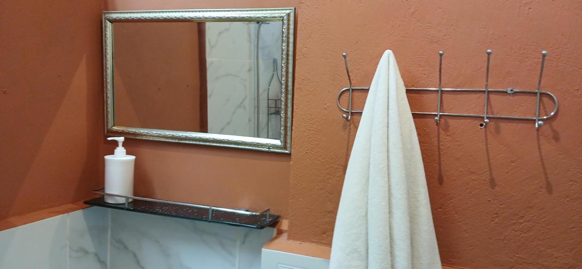 Dewi Sri Guesthouse Матарам Екстериор снимка