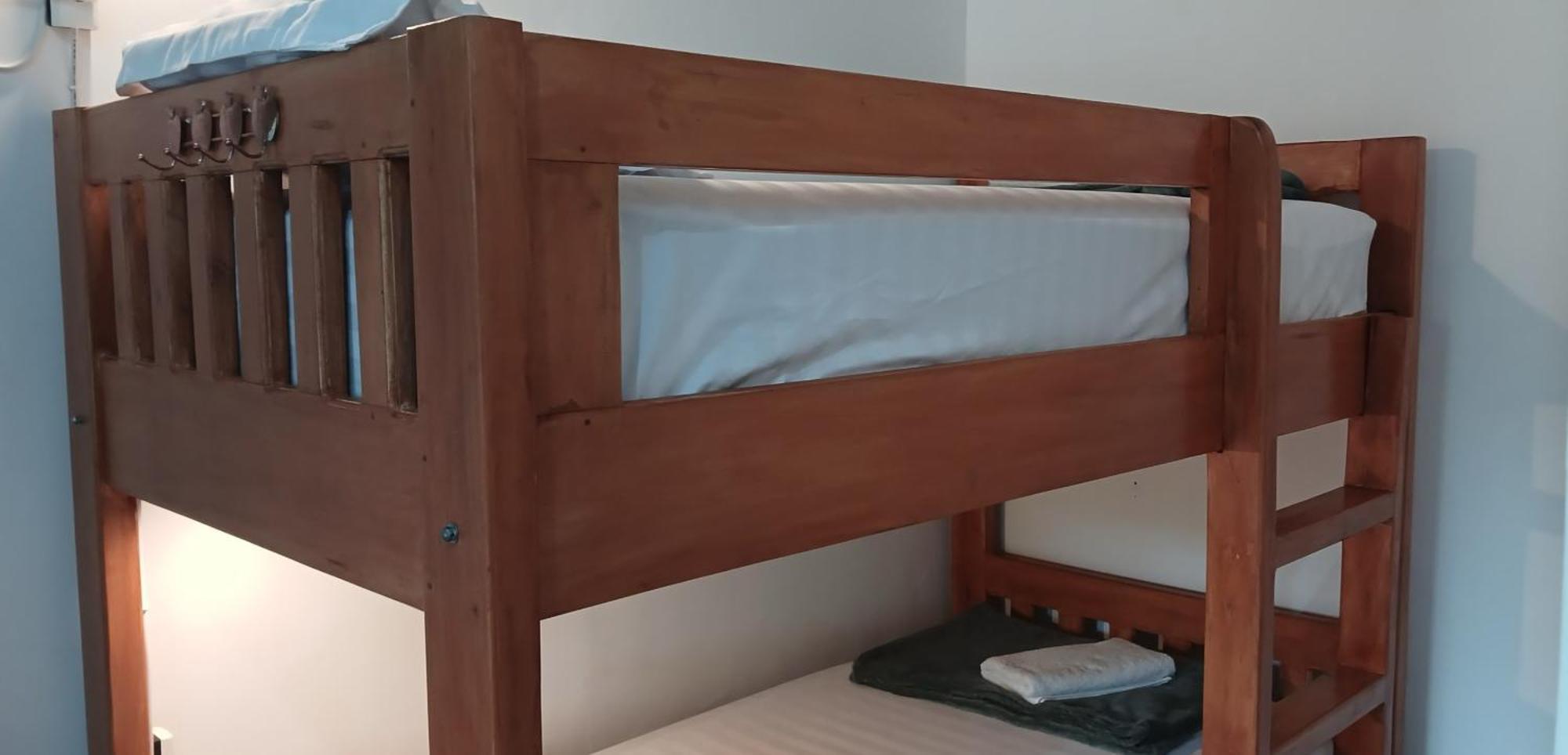 Dewi Sri Guesthouse Матарам Екстериор снимка
